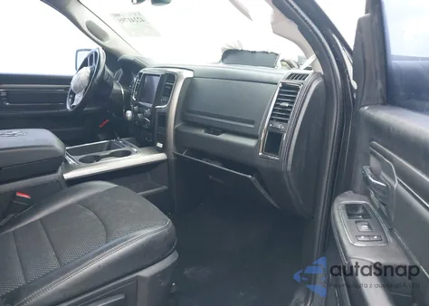 2018 Ram 1500 Night 4X4 5'7 Box z USA, uszkodzony, nr VIN 1C6RR7MT3JS122116